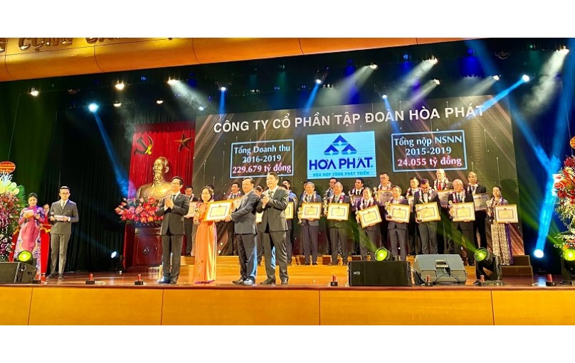 Tập đoàn Hòa Phát nhận Cờ thi đua xuất sắc của tỉnh Hưng Yên